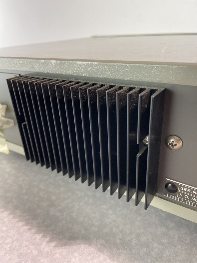 Leader LCR 745 Meter Lab Powers up CPU Control