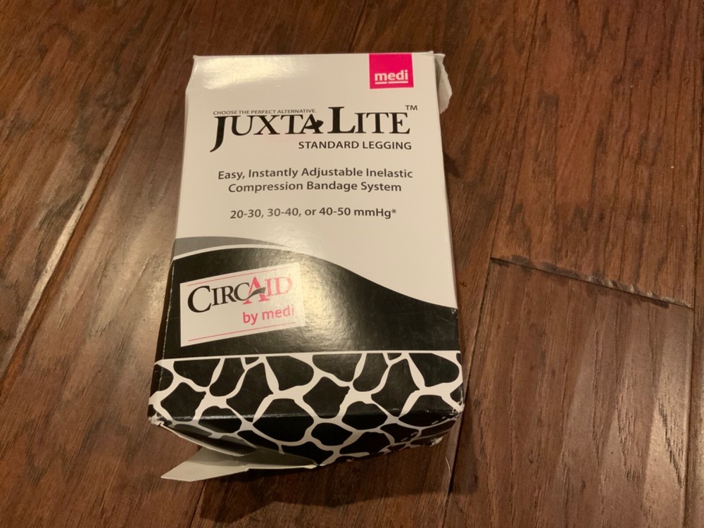 CircAid Juxta Lite Standard Legging Medium Legging w/ Compression Anklet Short