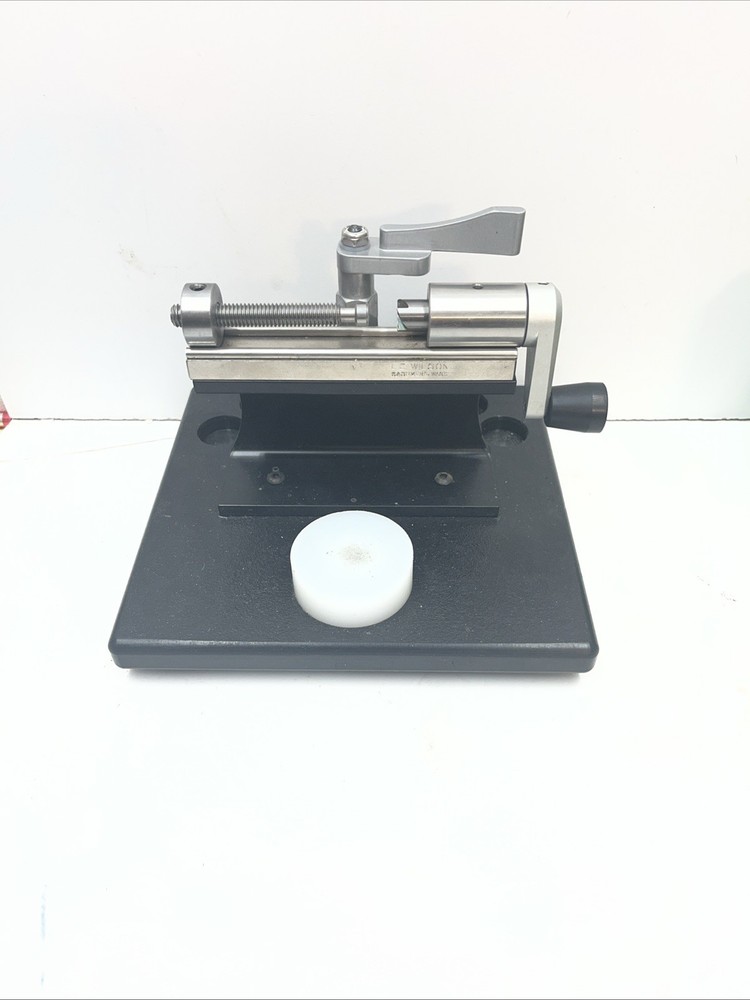 L.E. Wilson Precision Case Trimmer Great Condition Precise Trimming
