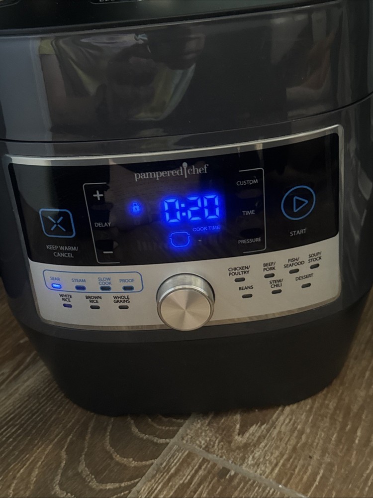 Pampered Chef Electric Quick Cooker Pressure Cooker