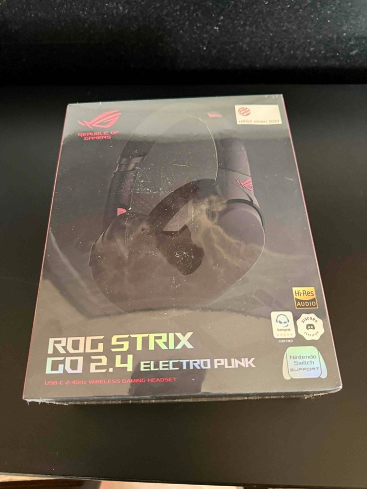 ASUS ROG Strix Go 2.4 Wireless Gaming Headset with Bluetooth