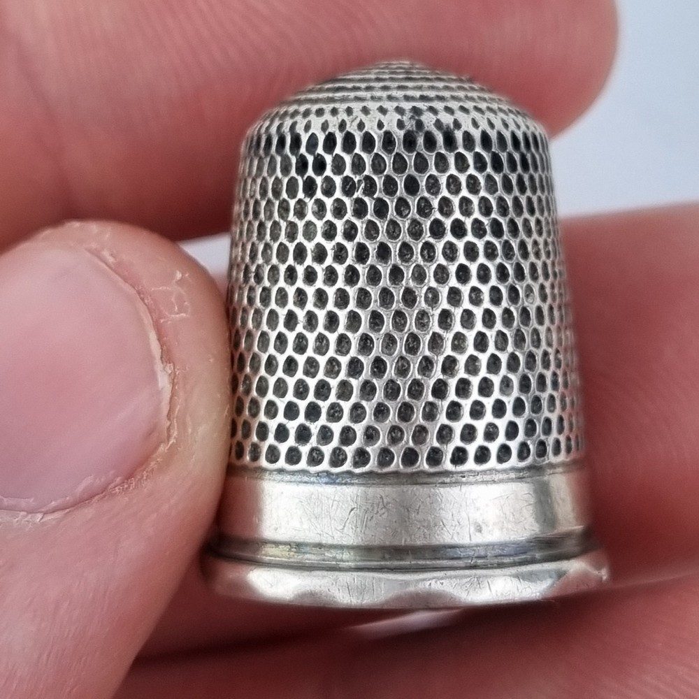 Antique Solid Silver Thimble Birmingham 1885 Thomas Oakley