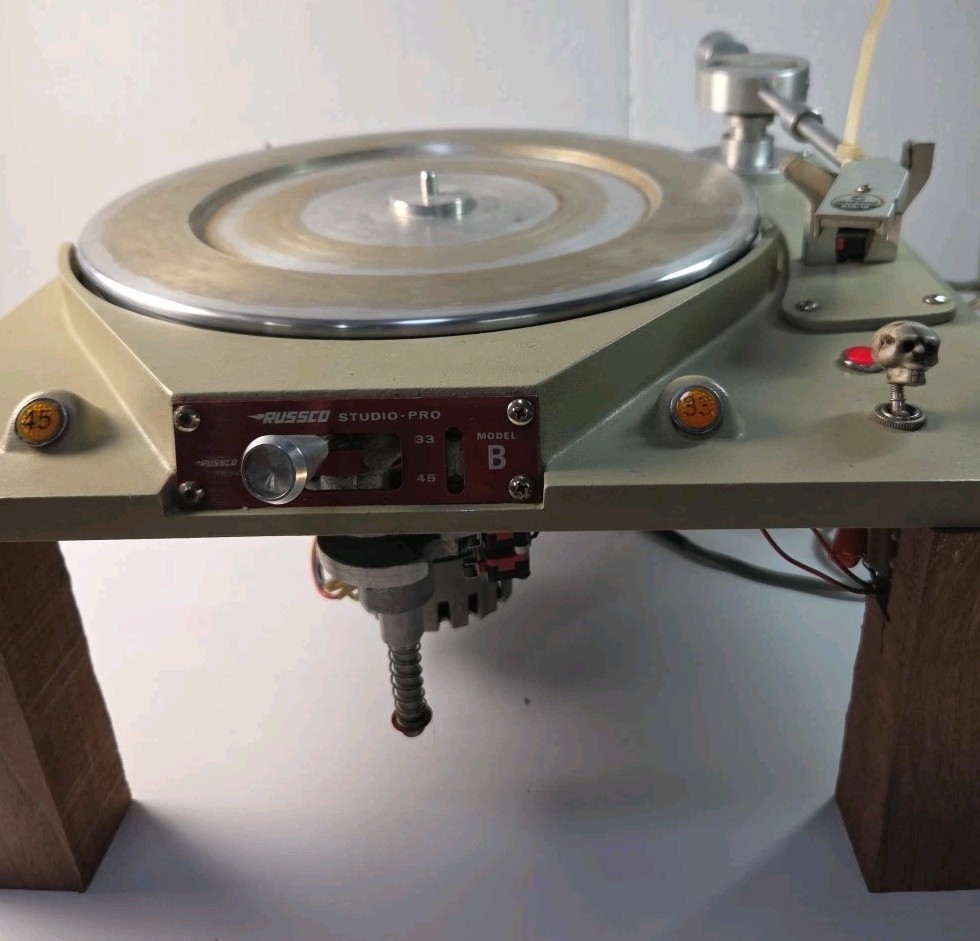 Russco Studio-Pro Model B Turntable 33 45 Professional Working