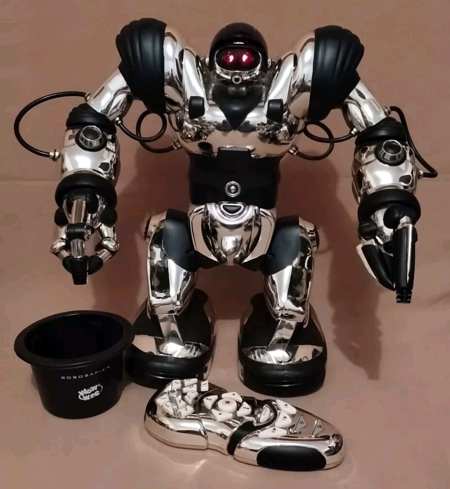 2004 WOWWEE ROBOSAPIEN Chrome Silver Robot w/ Remote Control ~ WORKS GREAT!