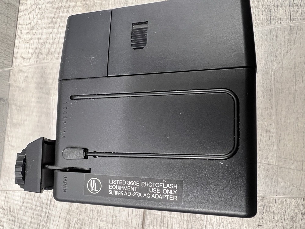 Sunpak Thyristor Auto 322 Electronic Flash for 35mm Camera Vintage