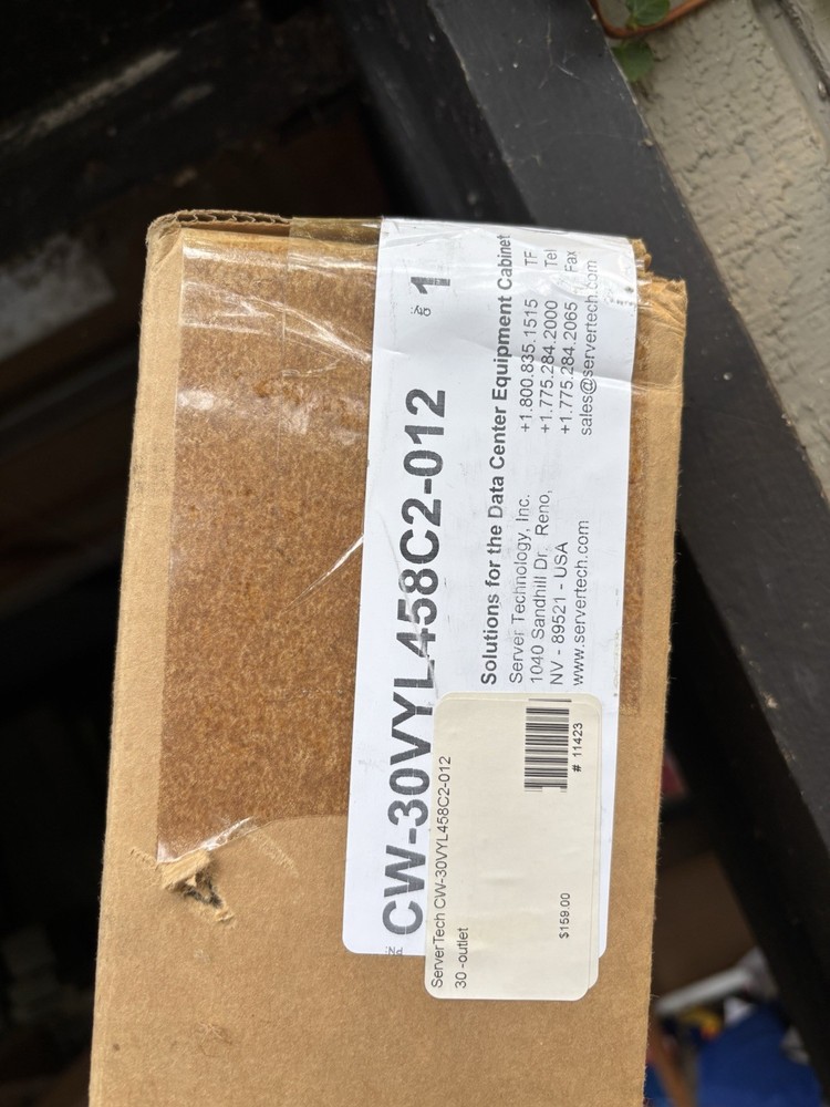 NEW in box Server Technology Sentry CW-30VYL458C2-012 Tech Rack CDU/PDU Quantity