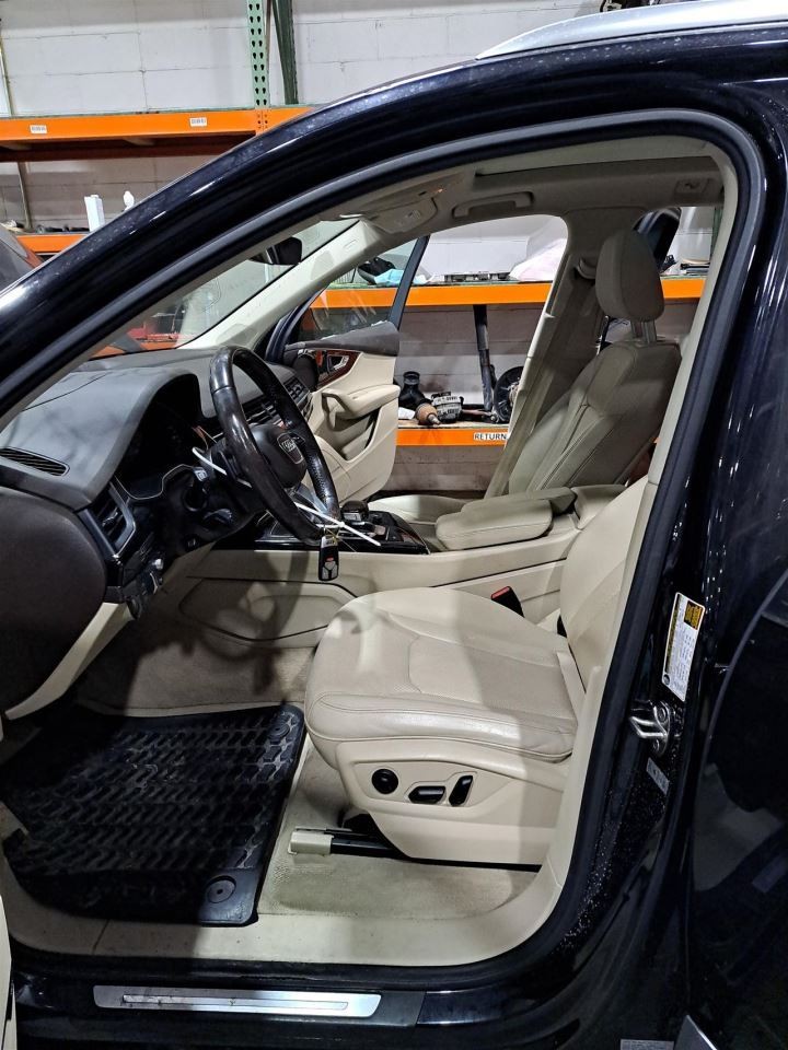 Rh Passenger Side 2017 Q7 Audi Camera/Projector Sku#4354202