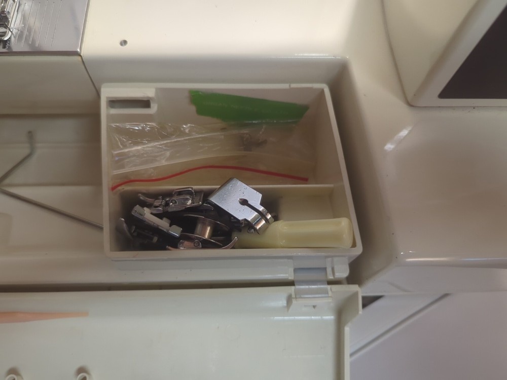 Riccar Model 2950 Sewing Machine