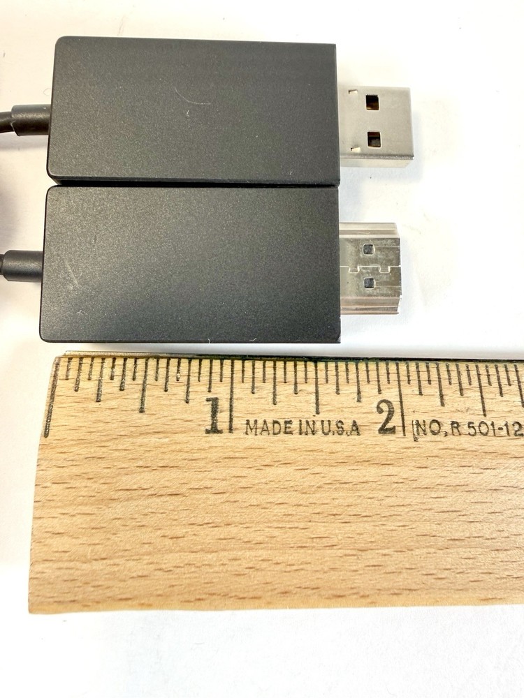 Microsoft Wireless Display Adapter v2 model 1733