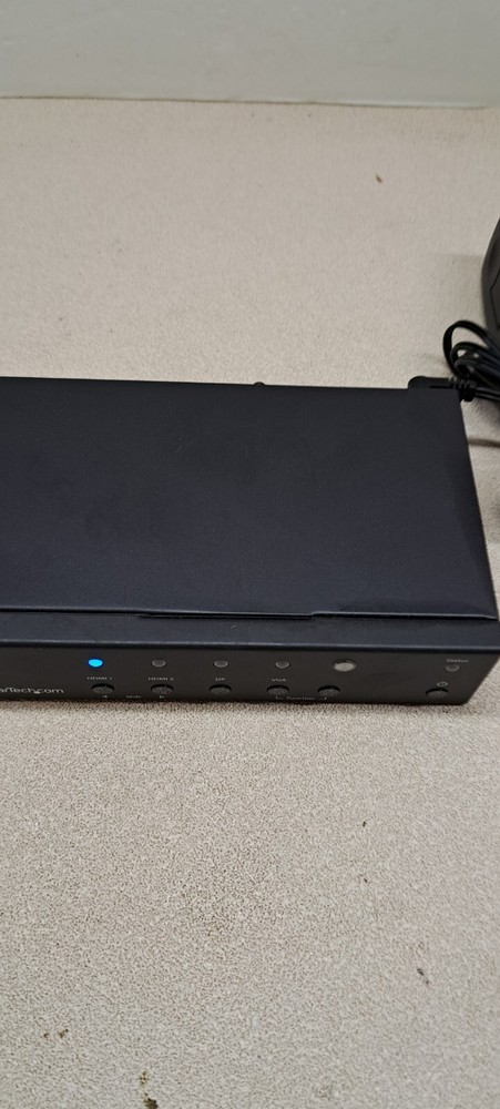 STARTECH.COM HDVGADP2HD SWITCH BETWEEN DISPLAYPORT, VGA OR TWO HDMI SOURCE 4K