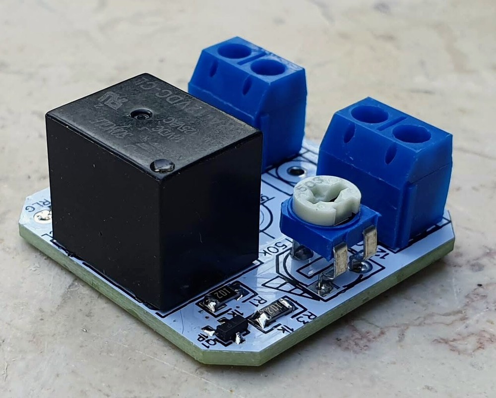 12VDC Dark Light Relay Sensor Electronic DIY Board Solar Panel Sun Axis Tracking