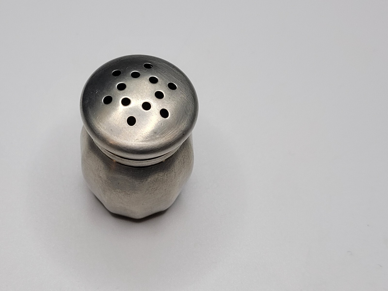 VINTAGE EMPIRE 730 SILVER PEWTER SALT & PEPPER SHAKER SET MADE IN U.S.A. BNIB!