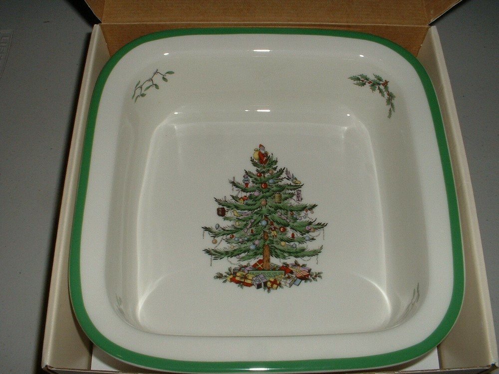 Spode Christmas Tree 10" Square Rim Baking Dish Oven to Table MIB