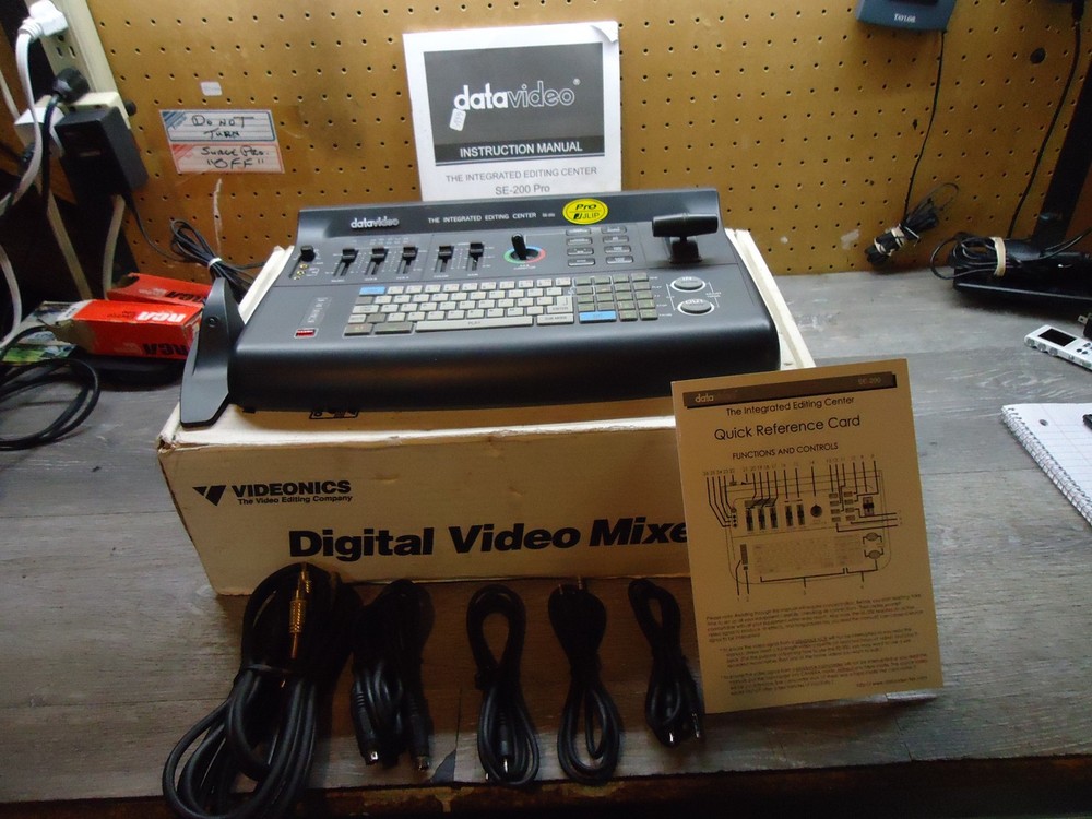 DATAVIDEO SE-200 PRO INTEGRATED EDITING CENTER