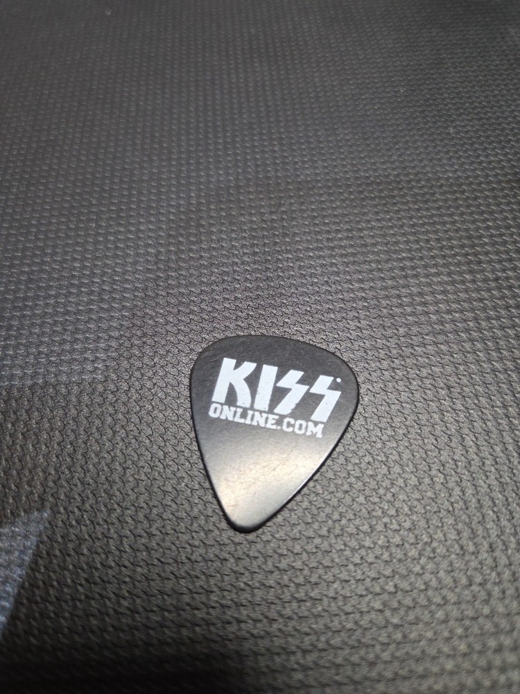 KISS Guitar Pick 2009 Kiss Online Official Kiss Army Gene Paul Eric Tommy
