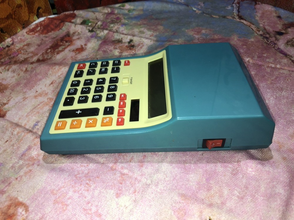 Retro Style Calculator. Very Cool!