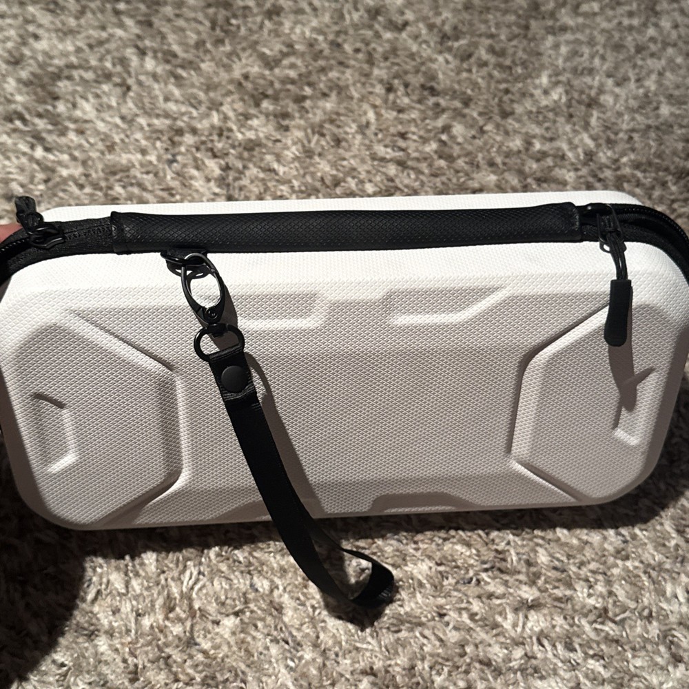 Nintendo Switch Mumba Carrying Case Very Good Condition with Strap