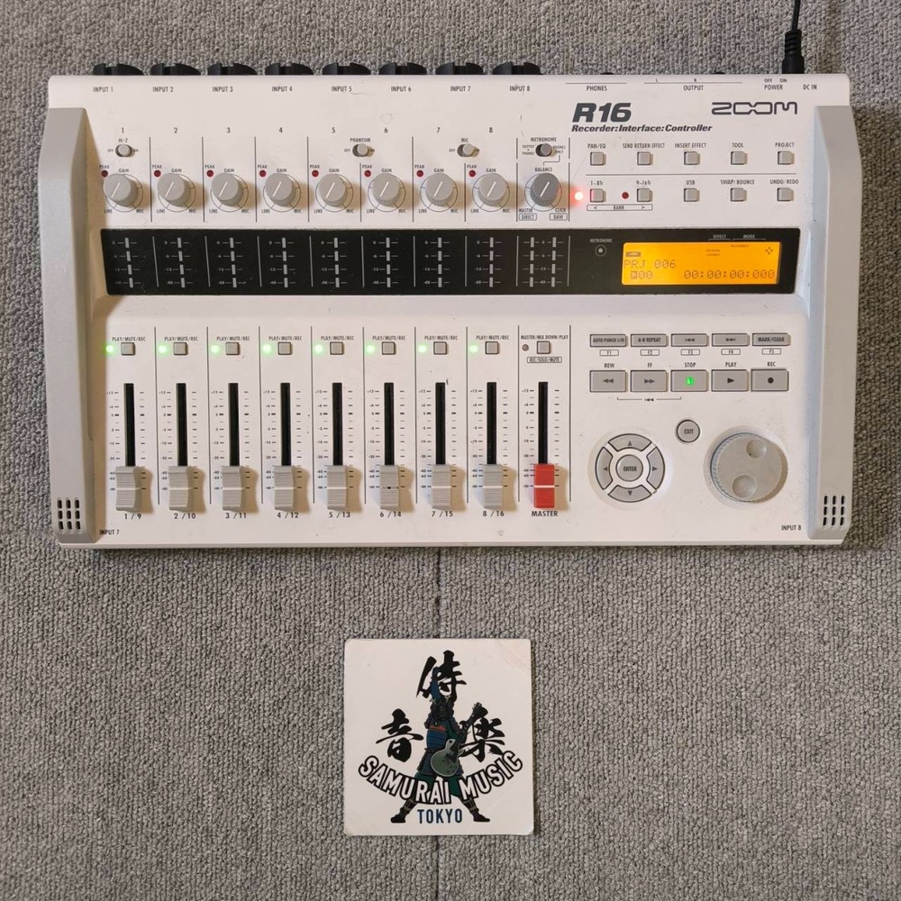 ZOOM R16 Portable Multitrack Recorder Controller and Interface Body Only ※READ