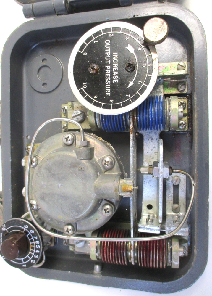 FISHER CONTROLS, 2506, MULTI-TROL RECEIVER CONTROLLER, WEATHERED / SURPLUS