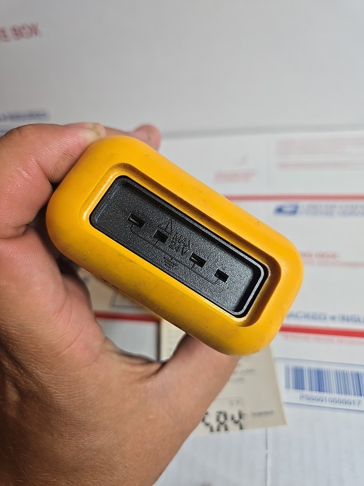 Tektronix DTM520 Dual Channel Digital Testing Thermometer