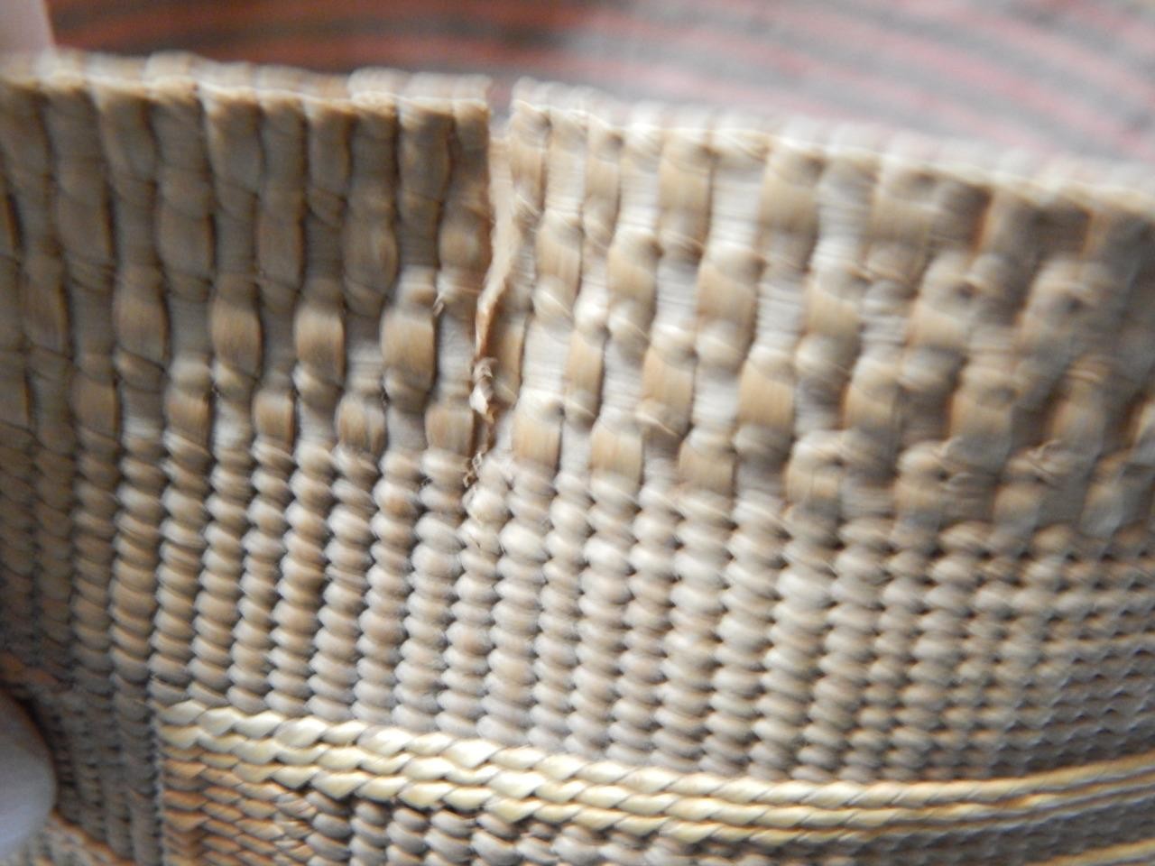 ANTIQUE LARGE TLINGIT RATTLE TOP BASKET -NW COAST ALASKA INDIAN - REAL PRETTY !