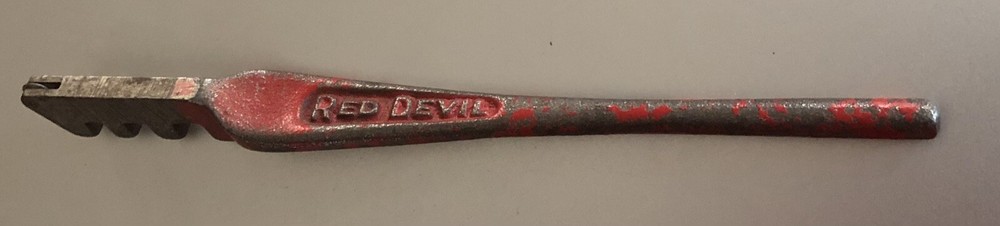 Vintage “Red Devil” Glass Cutter #024