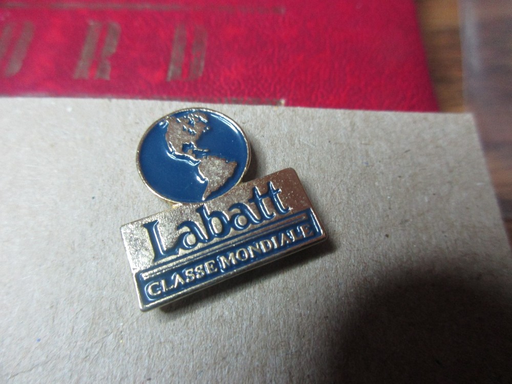 Beer Pin - Labatt - Labatt Classe Mondiale