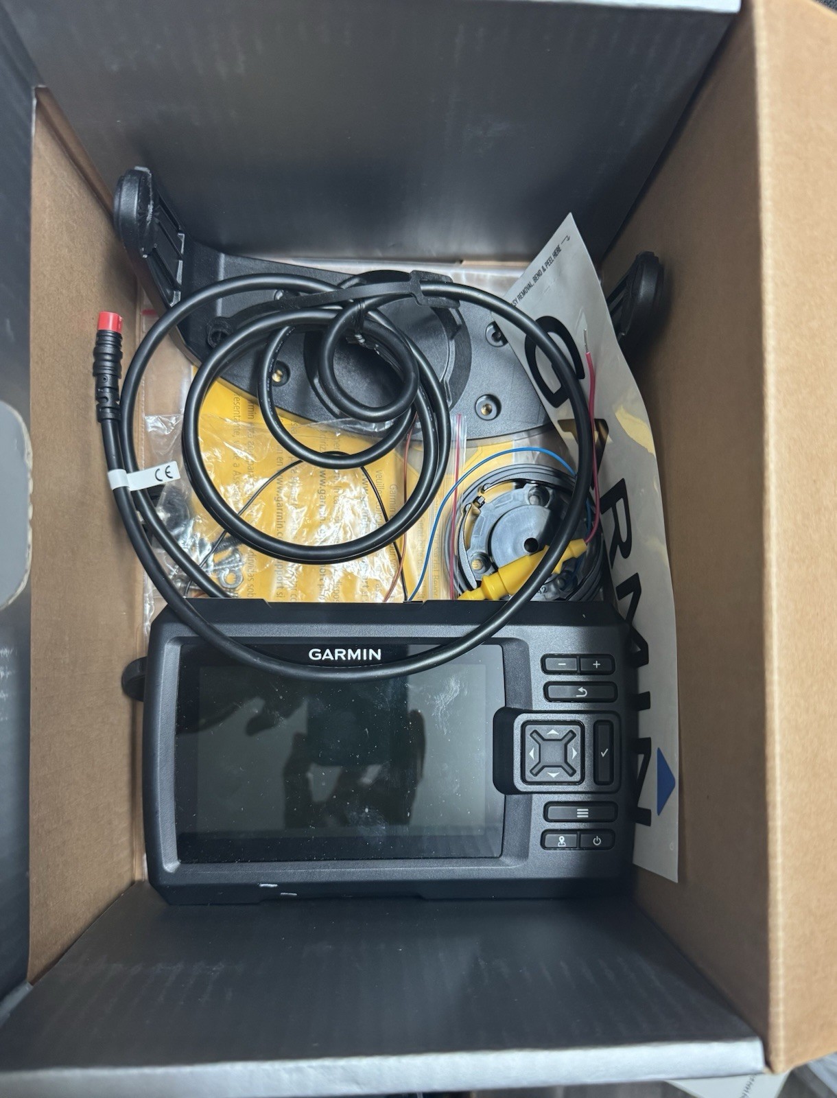 Garmin Striker 5" Fishfinder with GPS Striker Plus 5CV + Transducer -SEE DETAILS