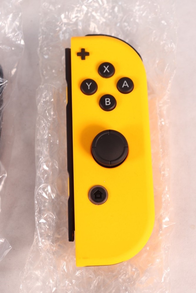 Nintendo Switch Joy-Con (R) Neon Orange