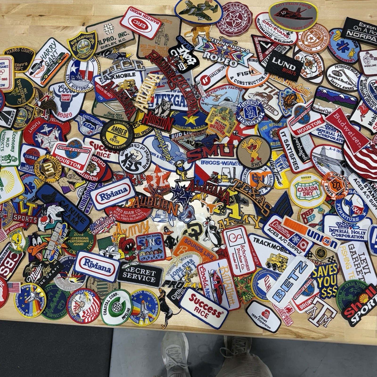 25 lot Random Mix High quality Sew / Iron on Patches Vintage Patches Embroidered