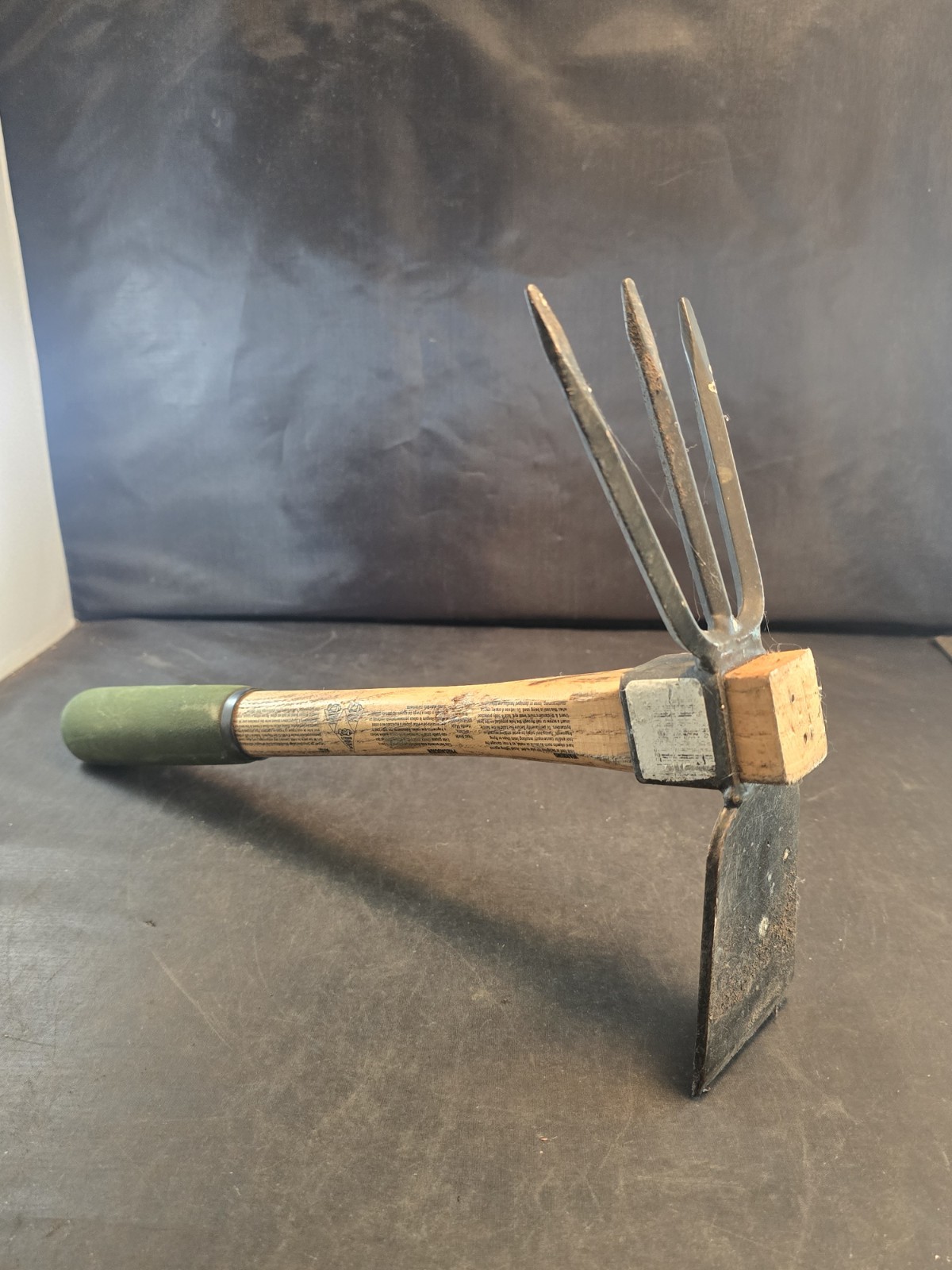 Village Blacksmith "Hoe-matic" Flower and Vegetable Tiller Garden Tool