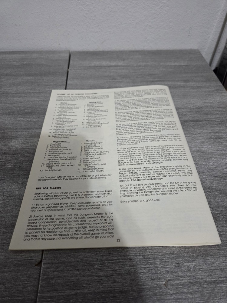 Vintage Dungeons & Dragons TSR Games Dice & Basic Box Set 3rd Edition 1979 Read