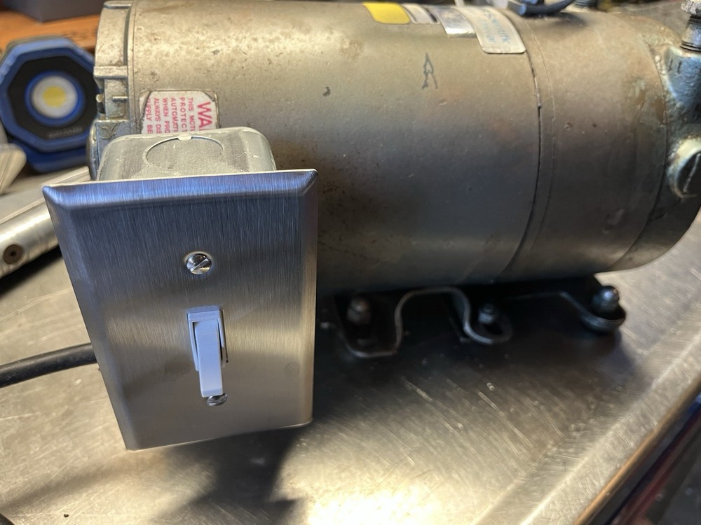 VWR Scientific Laboratory Vacuum Pump