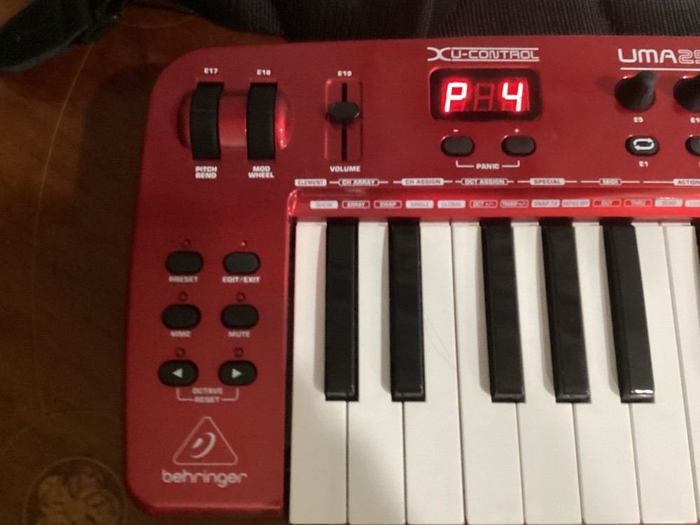 Behringer U-Control UMA25S USB MIDI Controller