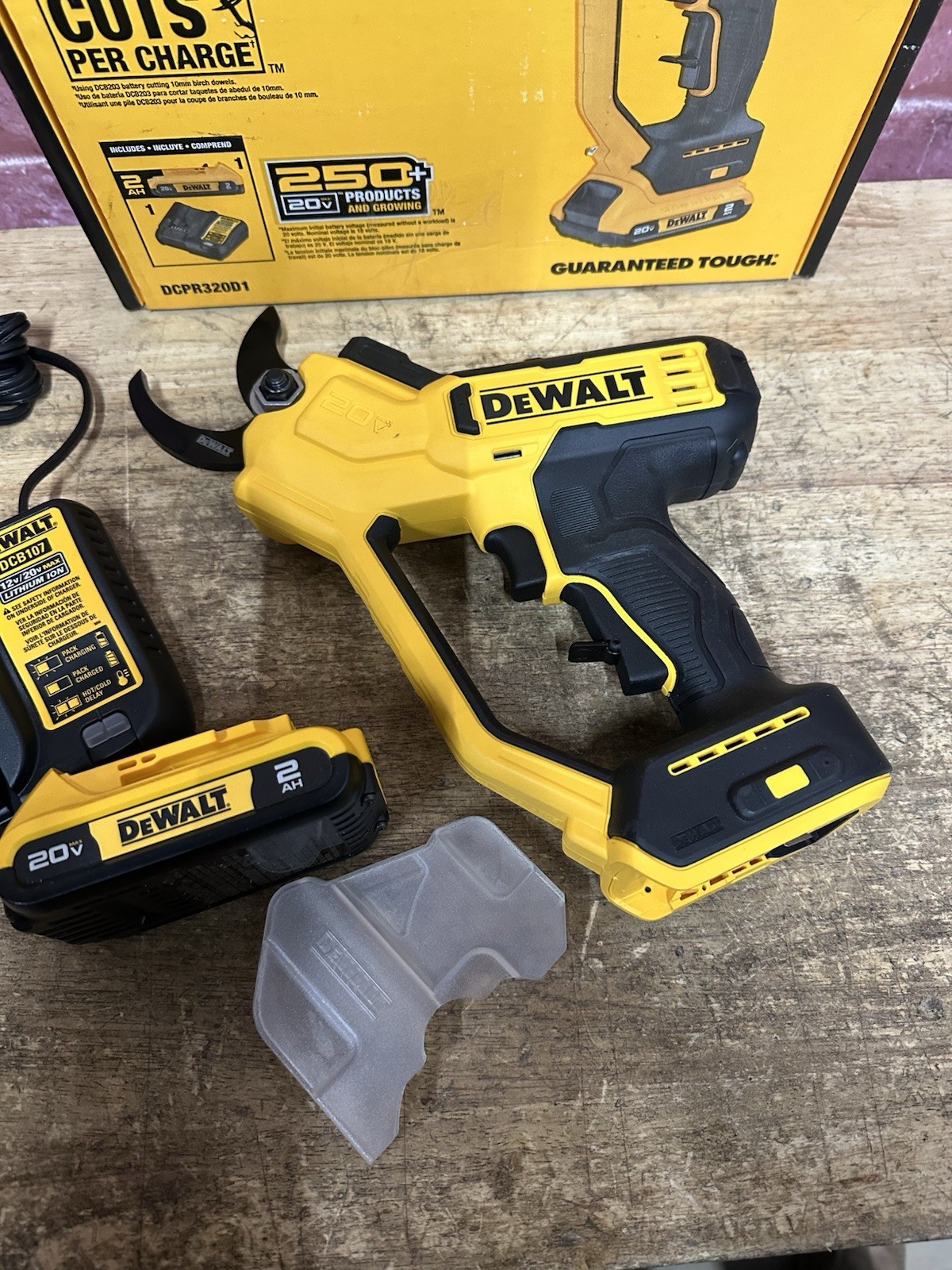 DeWALT 20V MAX Cordless Multi Use Pruner Kit W/ Battery & Charger DCPR320D1 Used