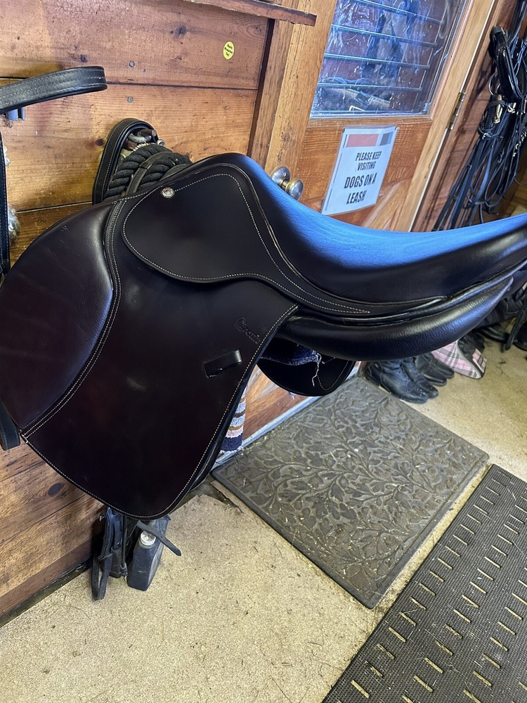 close contact saddle 18