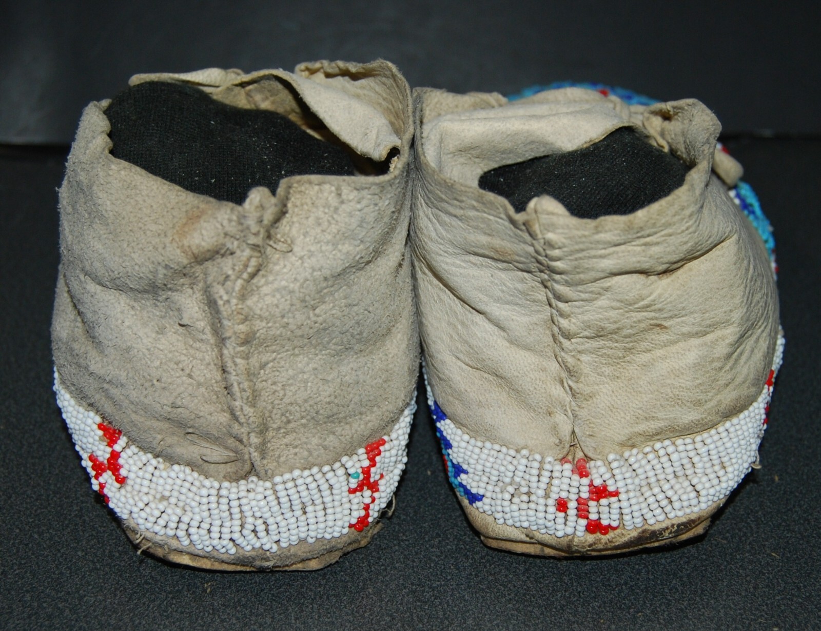 Native American Sioux Indian 1900, Sinew sewn, Beaded adult Moccasins