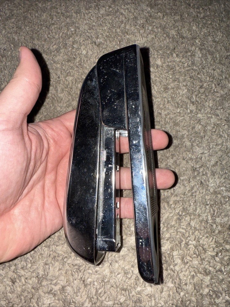 staples stapler 33993 chrome VHTF (N)