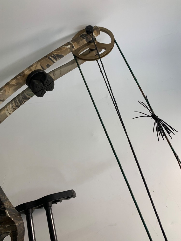 FRED BEAR ADVANTAGE HUNTER COMPOUND BOW w/ QUIVER! ~ 28" 70#