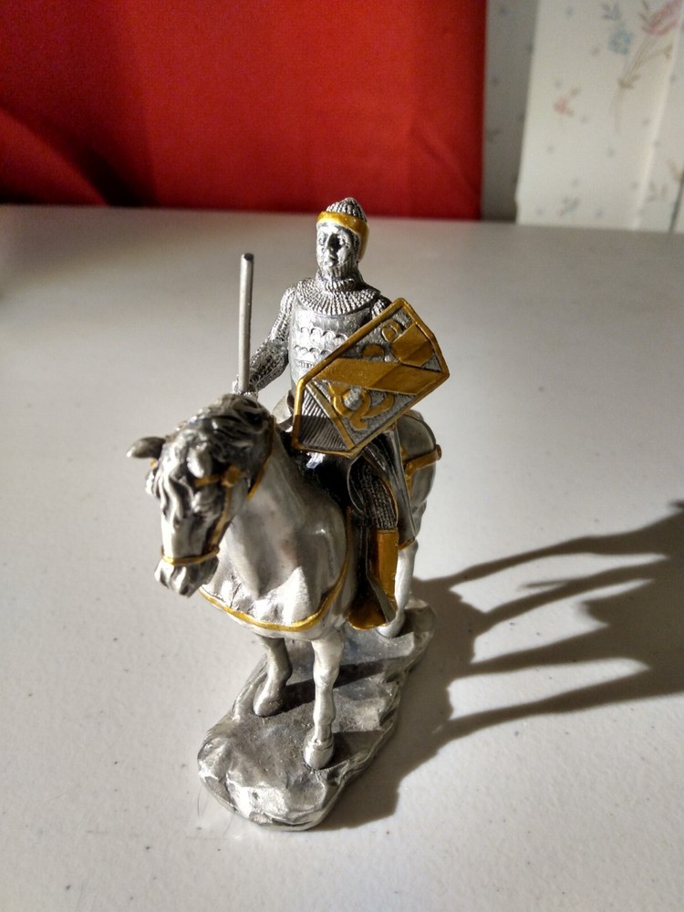 nick nack knight on horse