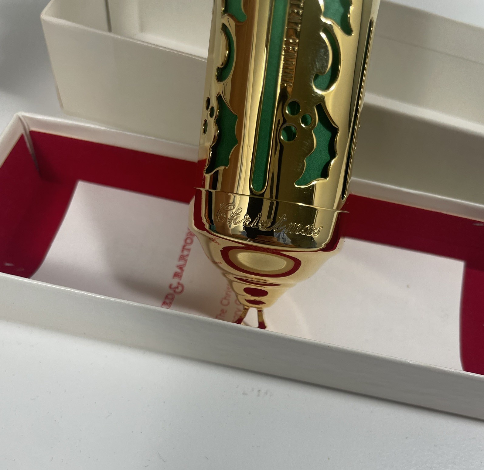 Vintage REED & BARTON Christmas memory ornament Gold-Plated Time Capsule 1982
