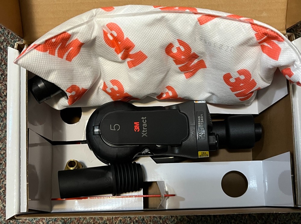 3M Xtract Pneumatic Random Orbital Sander 88946 5" SelfGenerated Vacuum 3/16 NEW