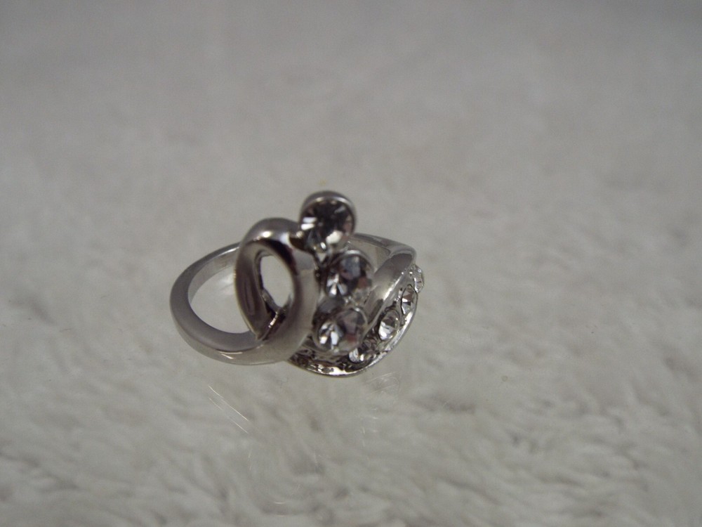 Silvertone Rhinestone Ring ~ Size 5 (D19)