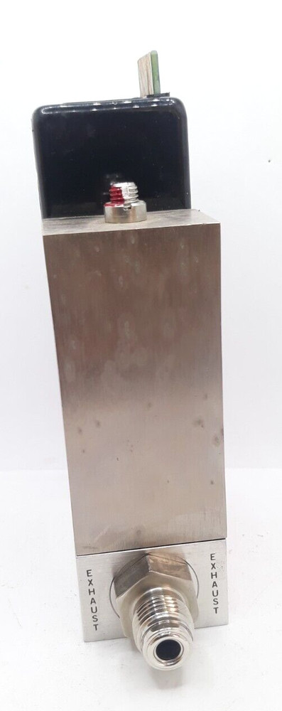 Unit UFC-1100 Mass Flow Controller Range 2 SLPM Gas NH3