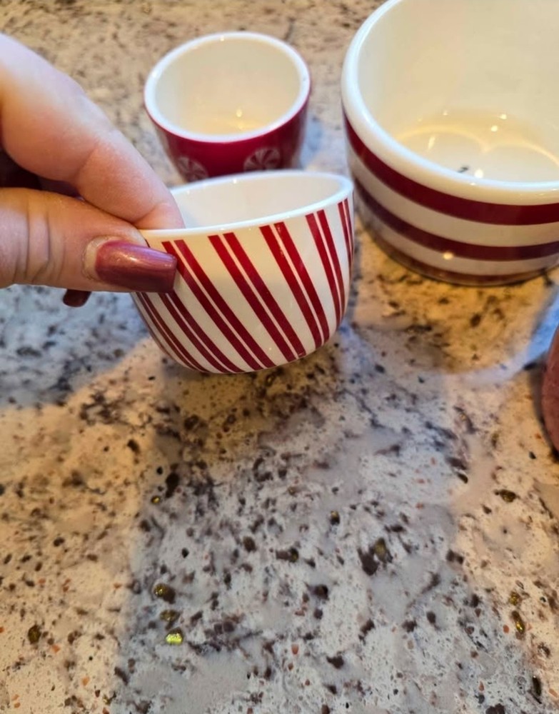 Ceramic Measuring Cup Set Red White Candy Cane Peppermint Striped 4 Nesting Cups