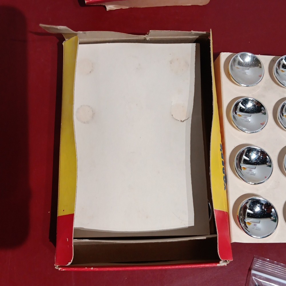 16 Yoders Cabinet Hardware 1 1/4" Concave Knobs/Pull "Crome Brite" W/Display Box
