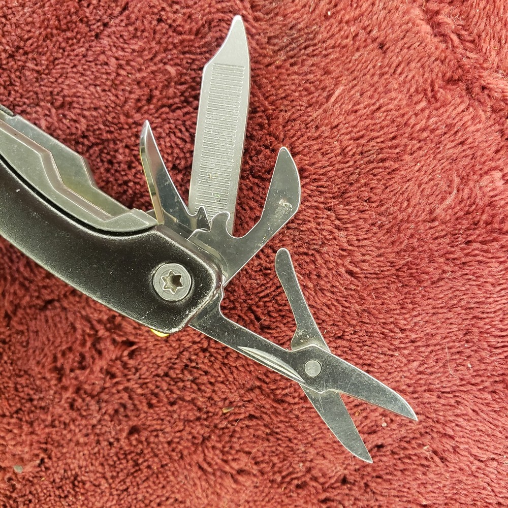 RYOBI Compact 14 in 1 Multi Tool Multitool green & black