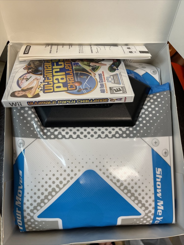 Konami Wii Ultimate Party Challenge 40 Games Controller 4-Player