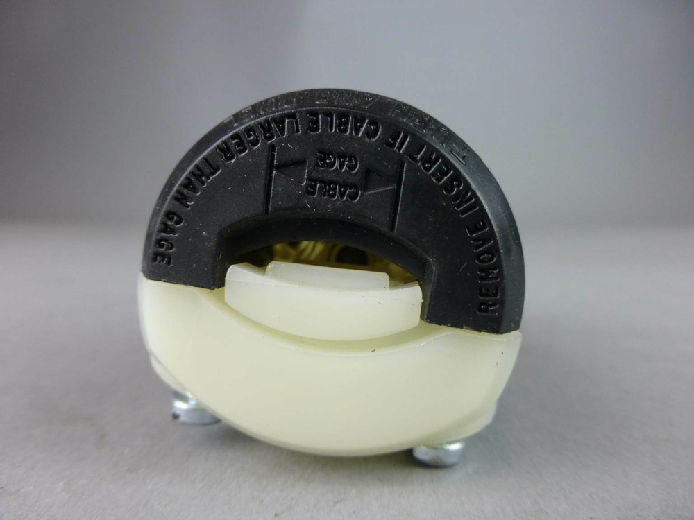 Leviton 4770-C Plug, 15A - NEW Surplus!