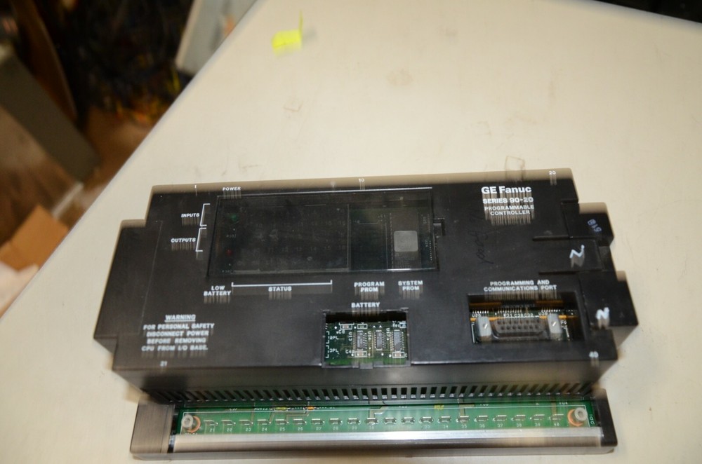 GE Fanuc 90-20 CPU211 PLC Programmable Controller IC692CPU211 IC692MDR541